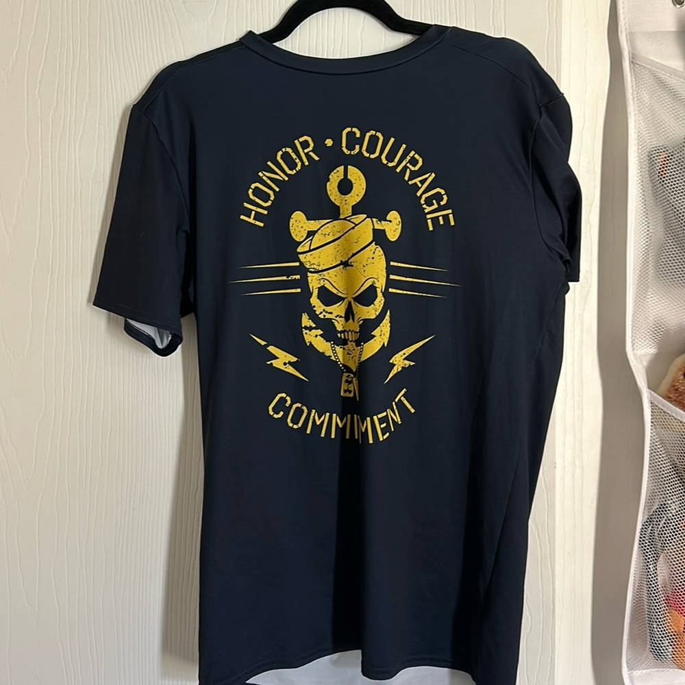 UNDER ARMOUR MENS SIZE 2XL compression shirt, yellow and blue
